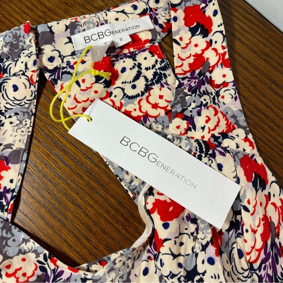 NWT | BCBGeneration Floral Romper - Picture 9 of 9